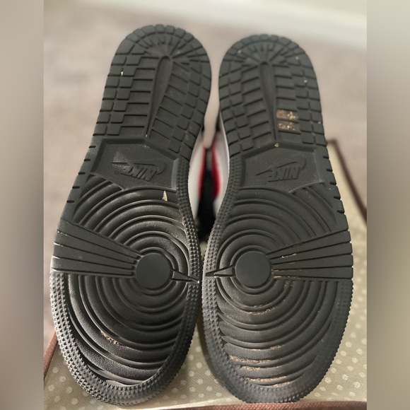 Jordan 1 - Picture 7 of 7